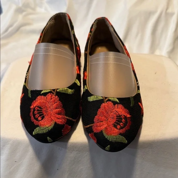 Torrid Black Flats with Red and Green Floral Design - Picture 2 of 8